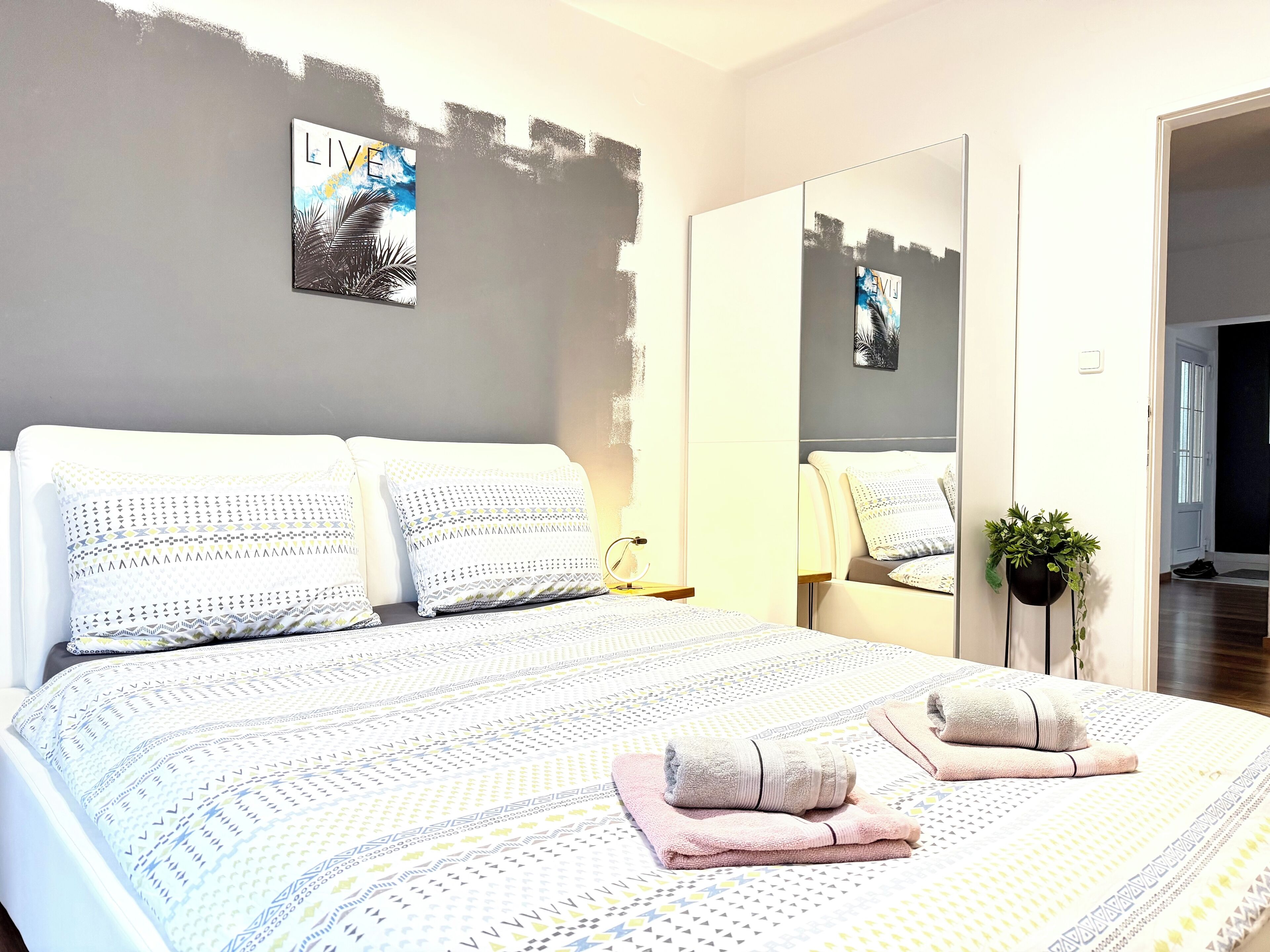 3 bedrooms, iron/ironing board, travel cot, free WiFi