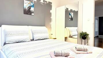 3 bedrooms, iron/ironing board, travel cot, free WiFi