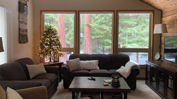 Unclassified image, 1 of 27, button - Good Vibes All Around: Aspen Sixteen at Black Butte Ranch (Black Butte Ranch)