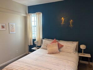 3 bedrooms, desk, iron/ironing board, travel crib