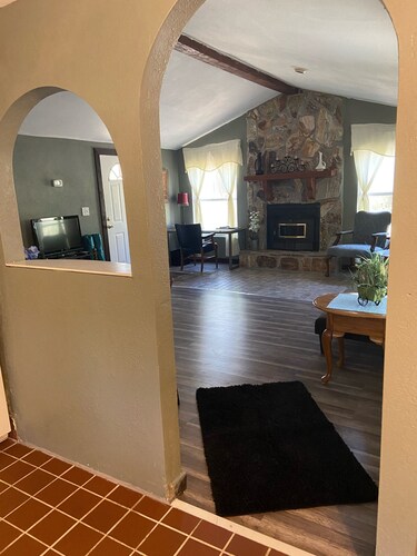 Florida Waterfront Country Home, Fishing & Pet Friendly