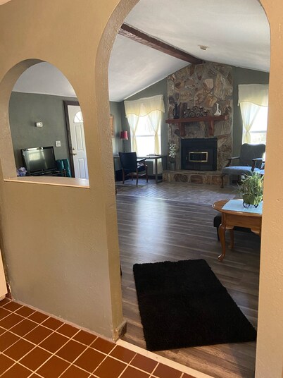 Florida Waterfront Country Home, Fishing & Pet Friendly