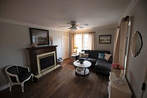 Smart TV, fireplace, DVD player