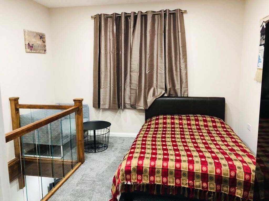 1 dormitorio, tabla de planchar con plancha, wifi gratis y ropa de cama