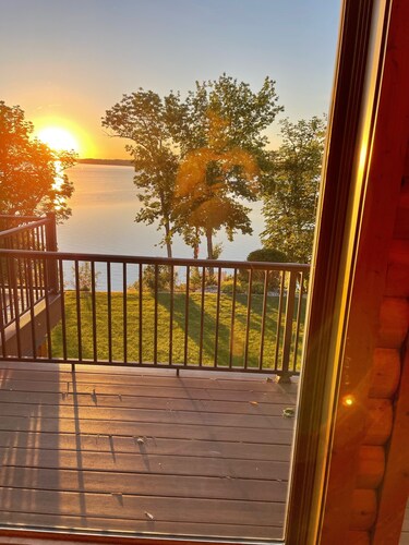 Stunning, relaxing home on Lake Carlos perfect for your vacation