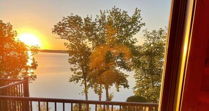 Stunning, relaxing home on Lake Carlos perfect for your vacation