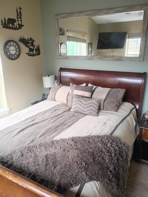 3 bedrooms, iron/ironing board, travel cot, free WiFi