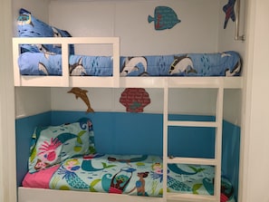 1 bedroom, free WiFi, bed sheets - Fun In the Sun &Sandy Toes, VILLA DEL SOL CONDOMINIUMS 3938 Surfside blvd,CORPUS (Corpus Christi)