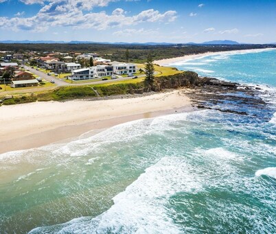 Pippies on the Beach Wallabi Pt. Beach over the road. Incl sheets & bath towels!