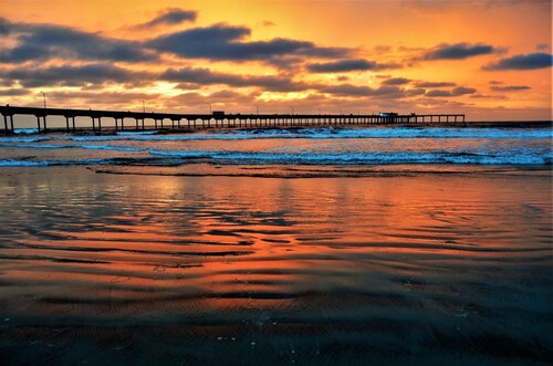 Luxury, Ground Floor Studio #4 just 167 steps to the Best Beach in San Diego!