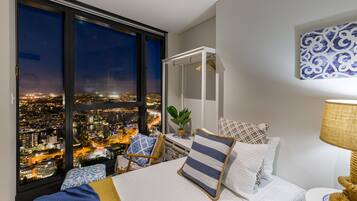 Apartemen Desain | 2 kamar tidur, seprai premium, dan bantalan ekstra lembut