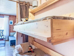 1 chambre, lit parapluie, Wi-Fi, draps fournis