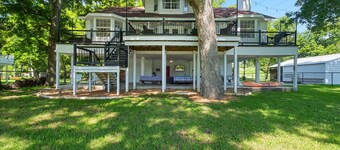 Lake It Easy on Lake McQueeney