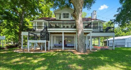 Lake It Easy on Lake McQueeney