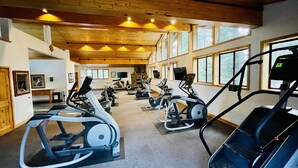 A gym with treadmills, stationary bikes, and elliptical machines. - SPECIAL DISCOUNT on Penthouse in NorthstarVillage,a wonderful getaway (Truckee)