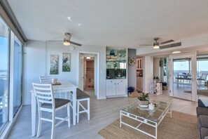 Interior - BEACH NEST - Charming 1BR PeckPlaza Condo on the beach, Amazing Views, Pool, Hot Tub; (Daytona Beach Shores)
