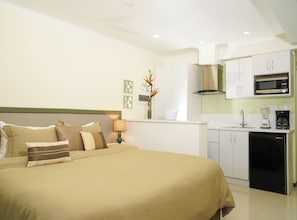 10 bedrooms, iron/ironing board, travel crib, free WiFi