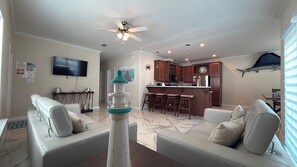 Smart TV - El Tesoro a Beautiful 3 Bedroom 2 Bath Marathon Home w/ Private Pool & Dock (Marathon)