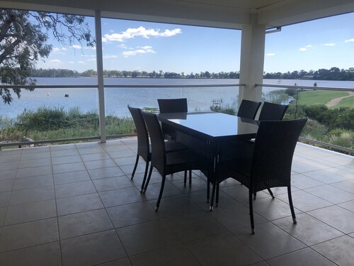 Lakeside House on Nagambie Lakes from $150pppn