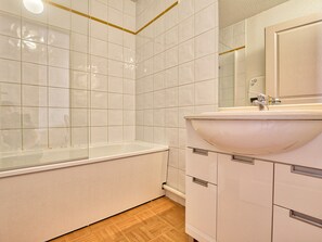 Bathroom - Cozy apartment at the slopes with pool (Flumet)