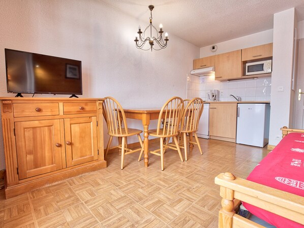 1 bedroom - Cozy apartment at the slopes with pool (Flumet)