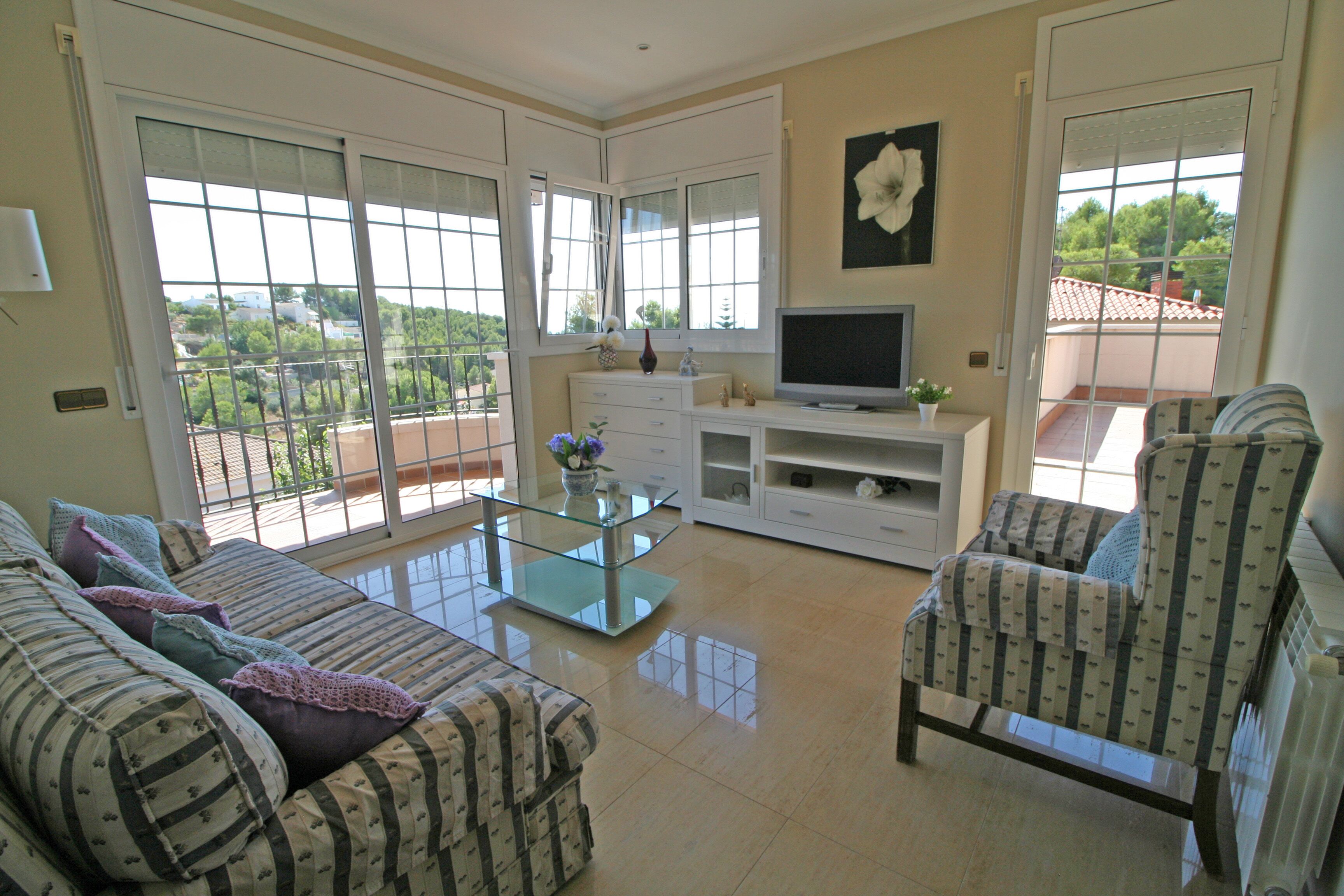 TV connectée, cheminée, baby-foot, table de tennis de table