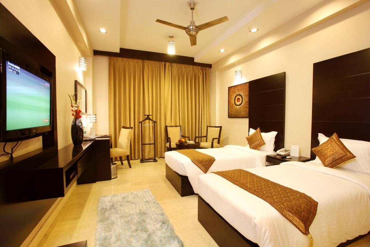 Superior Twin Room | 1 bedroom, minibar, individually decorated, individually furnished