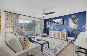 Smart TV - 44 Fairway Dunes by AvantStay | Steps from Beach, Pool, Tennis/Pickleball Courts (Isle of Palms)