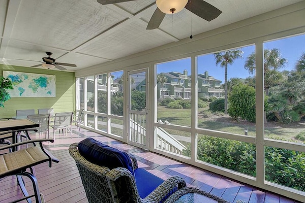 Screen Porch, 7A Mariners Walk