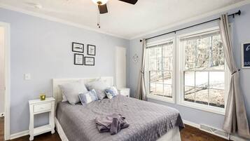 3 bedrooms, iron/ironing board, travel crib, WiFi