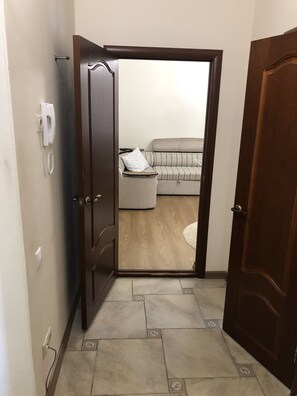 Departamento de lujo | 2 habitaciones, caja de seguridad en la habitación y escritorio