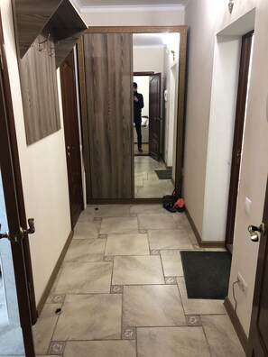 Departamento de lujo | 2 habitaciones, caja de seguridad en la habitación y escritorio
