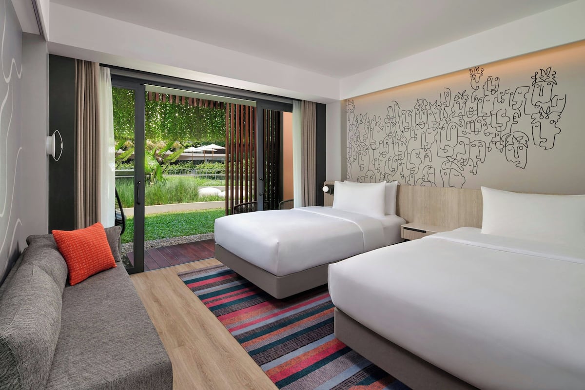 aloft Double Room, Zimmer, 2 Doppelbetten, Nichtraucher, Gartenblick