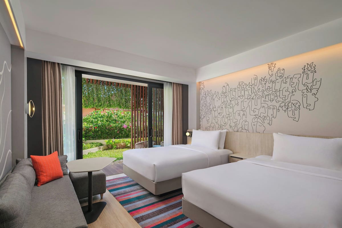 aloft Double Room, Zimmer, 2 Doppelbetten, Nichtraucher, Gartenblick