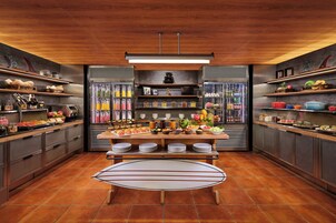 Daily buffet breakfast (IDR 155371.9 per person)