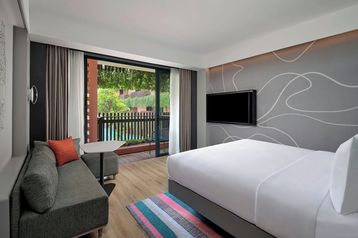 Zimmer, 1 King-Bett, Nichtraucher, Poolblick (Balcony) | Pool