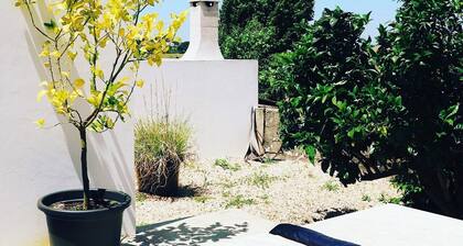 Funky cottage for 2, patio, garden, mountainview. Coast 14 km. Rota Vicentina.