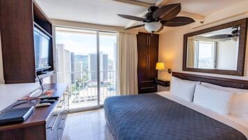 1 slaapkamer, een strijkplank/strijkijzer, internet, beddengoed