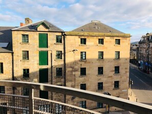 Apartment | Exterior - Remarkable 2 Bed Apartment in Edinburgh (Edinburgh)