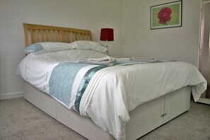 1 bedroom, iron/ironing board, free WiFi, bed sheets - Tranquil Location with Exclusive HOT TUB -  1 bedroom  (Kempley)