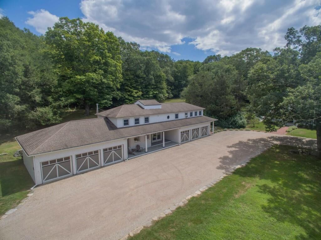 Bucolic Carriage House In Beautiful Lyme CT