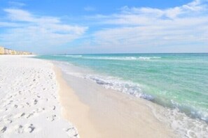 Beach nearby, sun loungers, beach towels