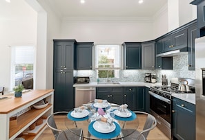 Fridge, microwave, oven, stovetop - 3814 Surf's Up! Walk to the Beach, Downtown & Park (Pacific Grove)