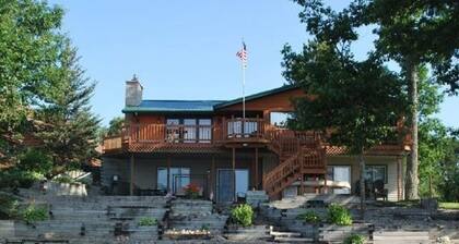 Northwoods Perfection on Beautiful Lake Metonga