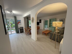 Télévision, cheminée