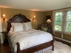 7 bedrooms, iron/ironing board, travel crib, free WiFi