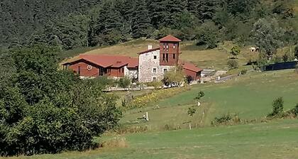 chalet mitoyen à 1000 m d'altitude situé à 800 m d'une station 10 min d'Evian