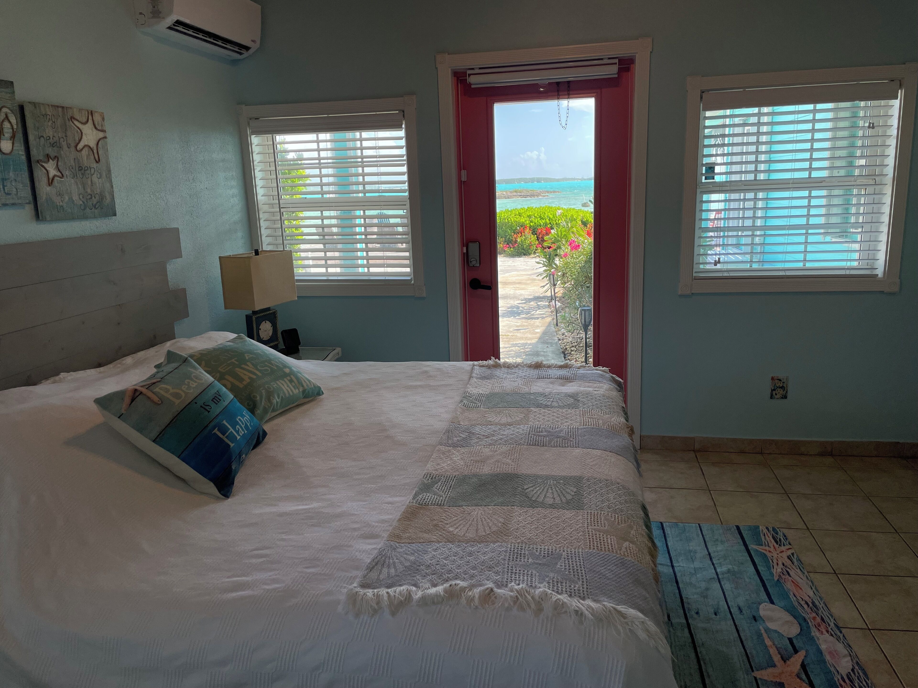 2 bedrooms, in-room safe, iron/ironing board, free WiFi