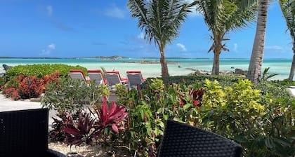 Exuma Sol - Stunning Views from this Oceanfront Beach Cottage