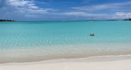Exuma Sol - Stunning Views from this Oceanfront Beach Cottage